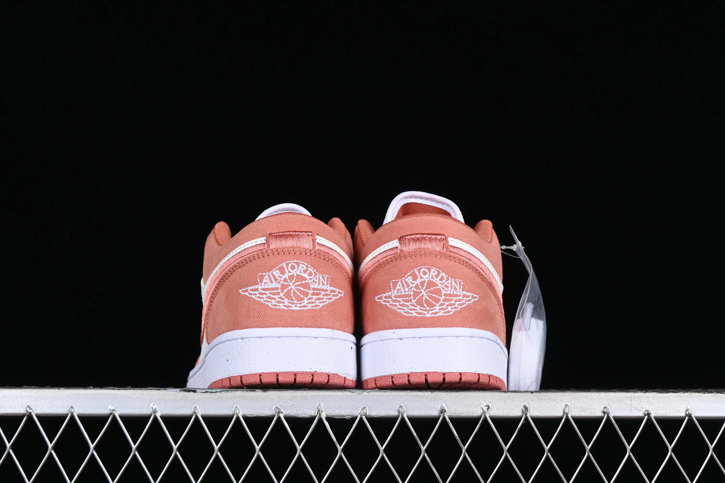 All categories Air Jordan Jordan series basketball shoes Air Jordan 1 Low Air Jordan 1 Low "Canvas" AJ1 Joe 1 pink and white low-top cultural basketball shoes FN3722-801